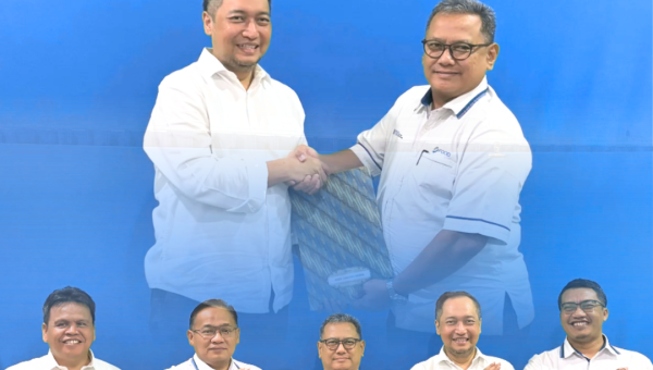 Penyerahan SK Kepala Bagian Umum PT PG Rajawali II